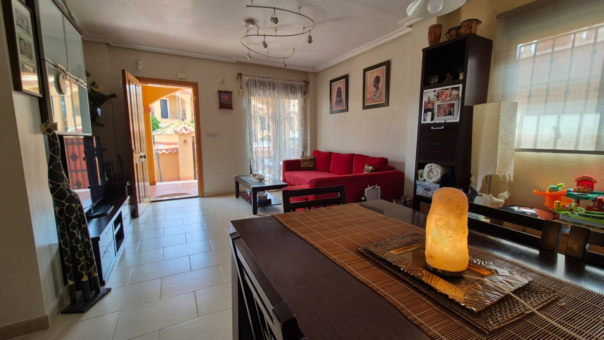 For sale - 2 Bedroom 2 Bathroom House - Detached Villa in Torrevieja - Torrevieja Centro  - Alicante