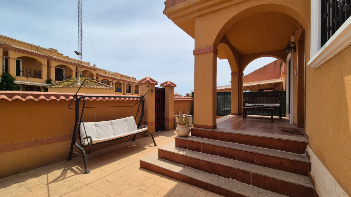 For sale - 2 Bedroom 2 Bathroom House - Detached Villa in Torrevieja - Torrevieja Centro  - Alicante