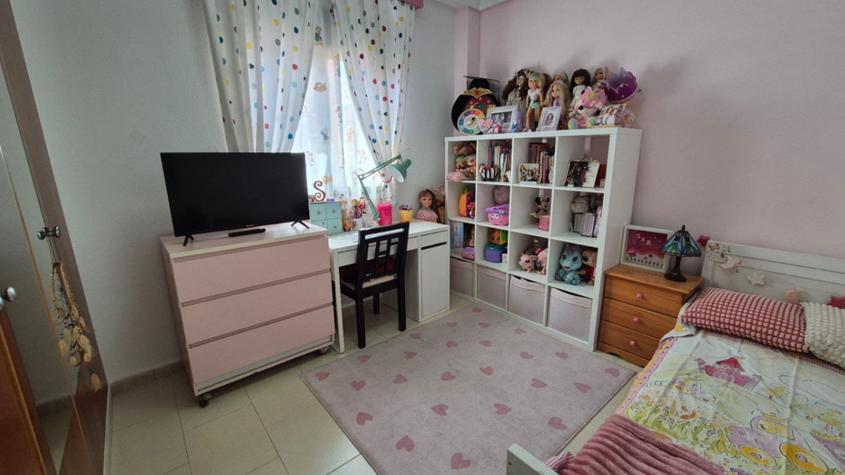 For sale - 2 Bedroom 2 Bathroom House - Detached Villa in Torrevieja - Torrevieja Centro  - Alicante