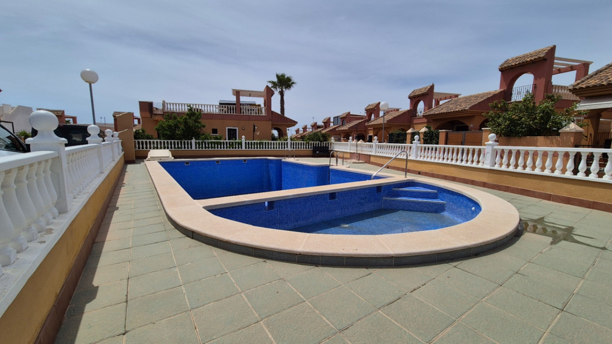 For sale - 2 Bedroom 2 Bathroom House - Detached Villa in Torrevieja - Torrevieja Centro  - Alicante