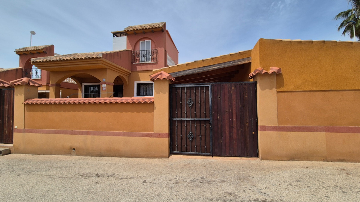 For sale - 2 Bedroom 2 Bathroom House - Detached Villa in Torrevieja - Torrevieja Centro  - Alicante