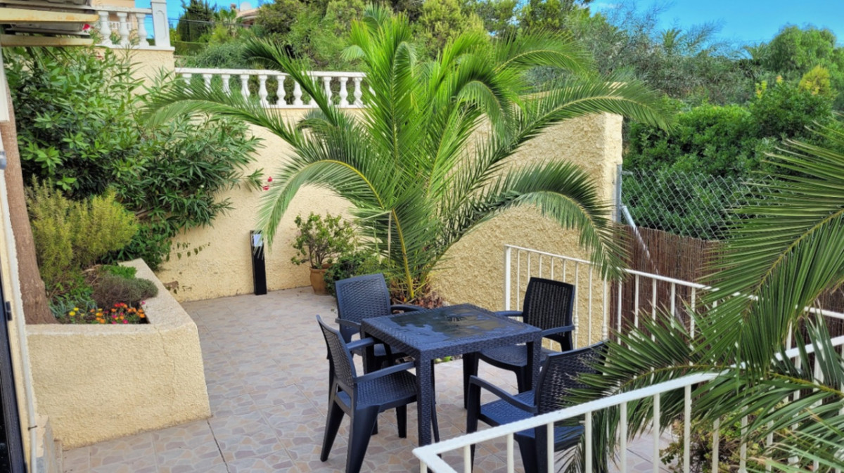 For sale - 7 Bedroom 2 Bathroom House - Detached Villa in Torrevieja - Torrevieja Centro  - Alicante