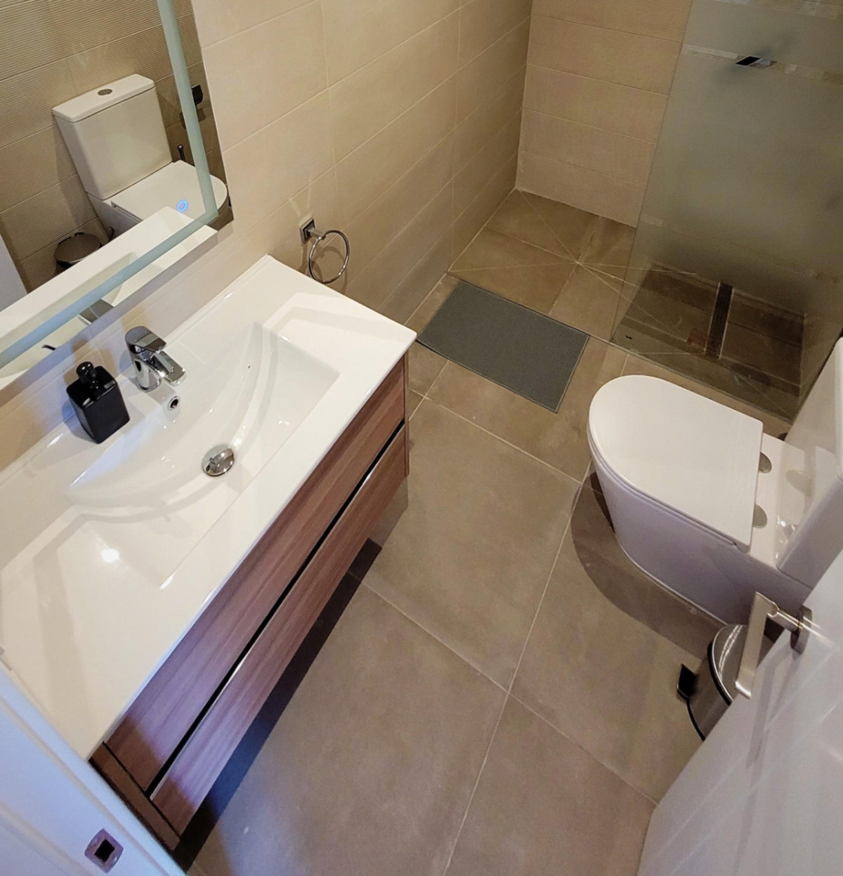 For sale - 7 Bedroom 2 Bathroom House - Detached Villa in Torrevieja - Torrevieja Centro  - Alicante