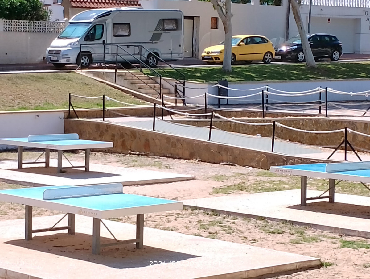 For sale - 7 Bedroom 2 Bathroom House - Detached Villa in Torrevieja - Torrevieja Centro  - Alicante