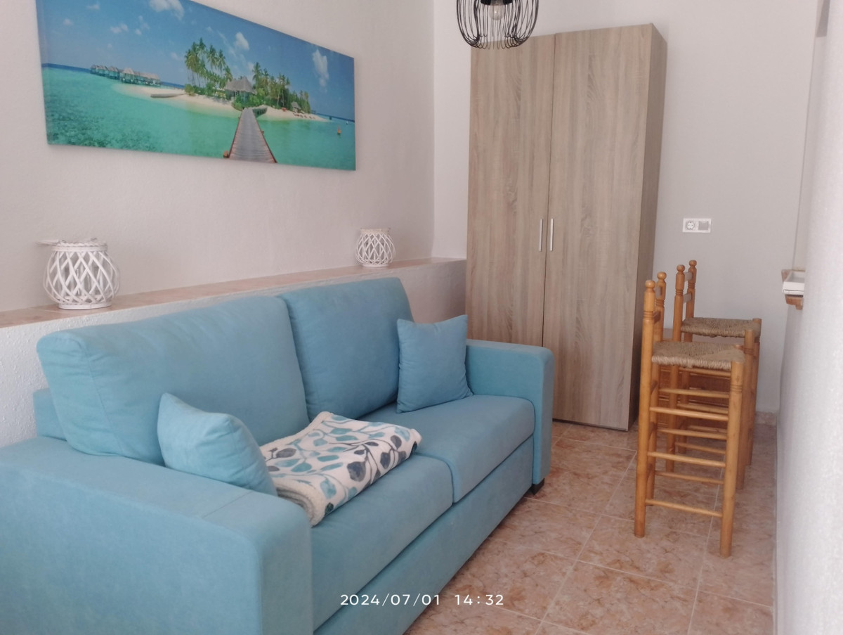 For sale - 7 Bedroom 2 Bathroom House - Detached Villa in Torrevieja - Torrevieja Centro  - Alicante