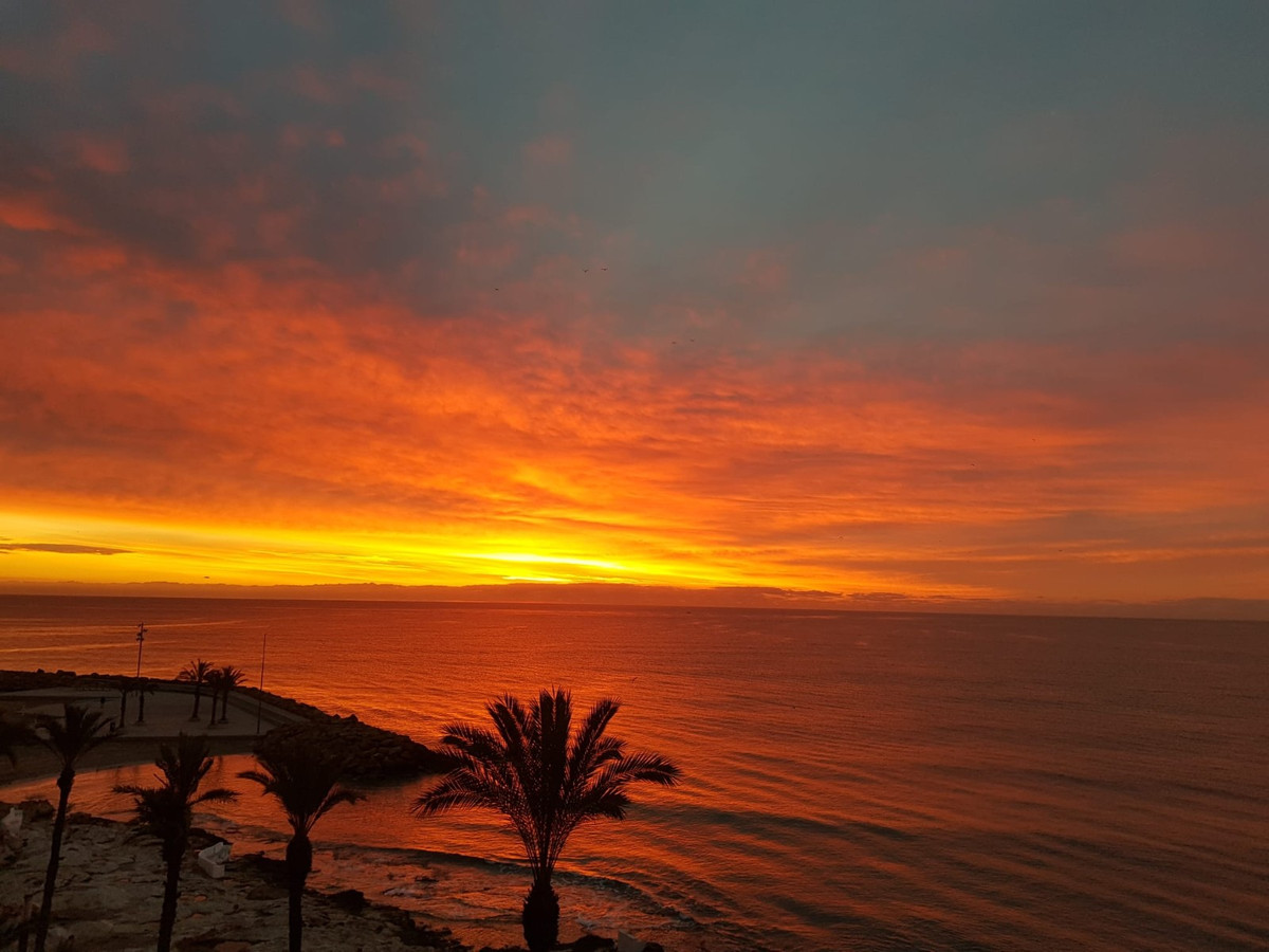 For sale - 3 Bedroom 2 Bathroom Apartment - Middle Floor Apartment in Torrevieja - Playa Del Cura  - Alicante