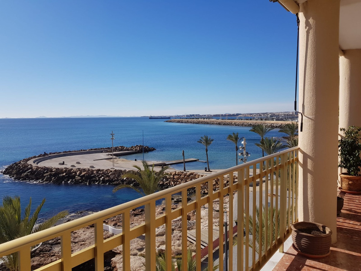 For sale - 3 Bedroom 2 Bathroom Apartment - Middle Floor Apartment in Torrevieja - Playa Del Cura  - Alicante