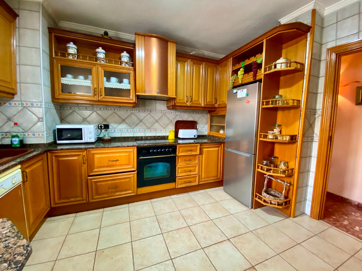 For sale - 3 Bedroom 2 Bathroom Apartment - Middle Floor Apartment in Torrevieja - Playa Del Cura  - Alicante