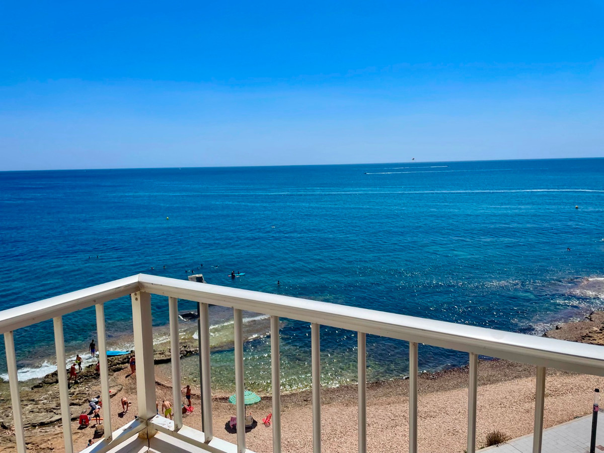 For sale - 3 Bedroom 1 Bathroom Apartment - Middle Floor Apartment in Torrevieja - Playa Del Cura  - Alicante