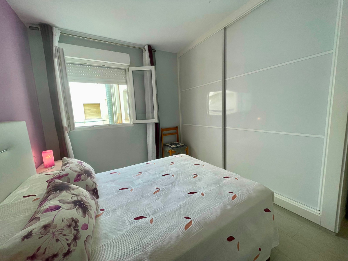 For sale - 3 Bedroom 1 Bathroom Apartment - Middle Floor Apartment in Torrevieja - Playa Del Cura  - Alicante