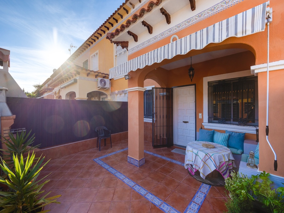 For sale - 2 Bedroom 2 Bathroom Townhouse in Torrevieja - Torrevieja - Alicante