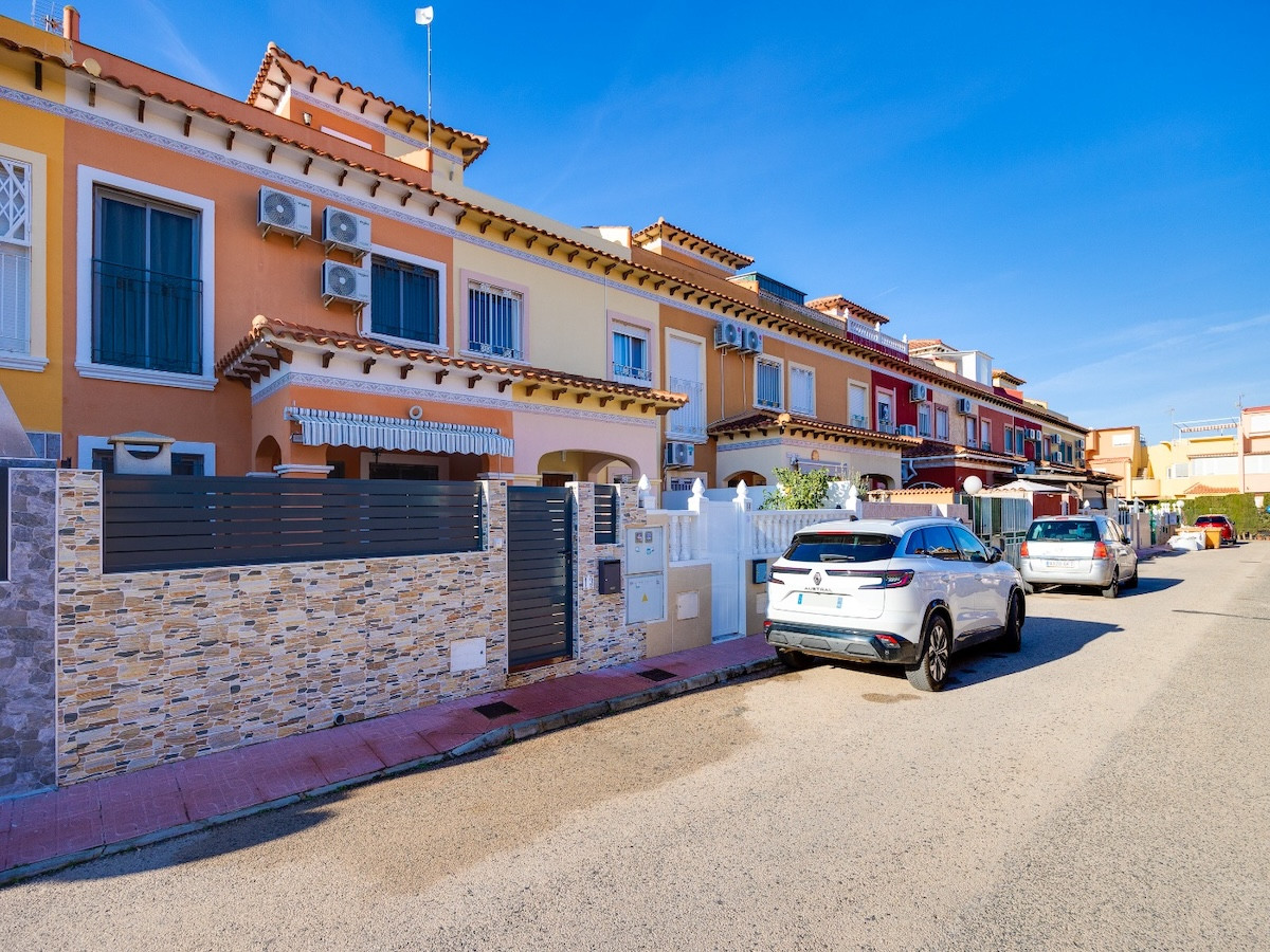 For sale - 2 Bedroom 2 Bathroom Townhouse in Torrevieja - Torrevieja - Alicante