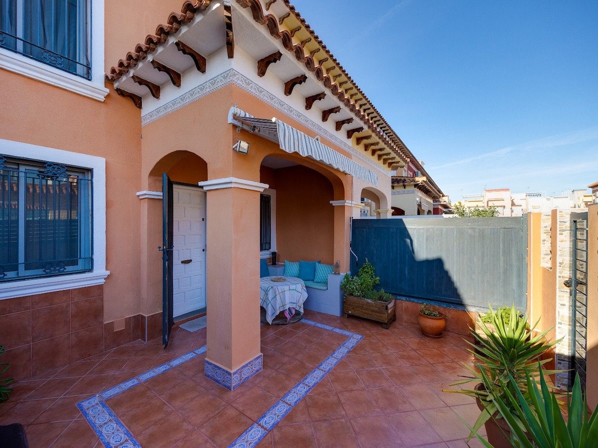 For sale - 2 Bedroom 2 Bathroom Townhouse in Torrevieja - Torrevieja - Alicante