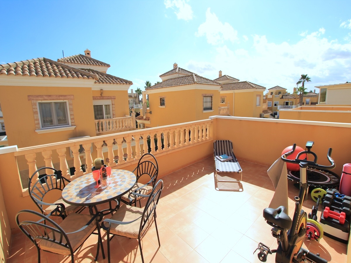 For sale - 3 Bedroom 2 Bathroom Detached Villa in El Raso - Guardamar del Segura Centro  - Alicante