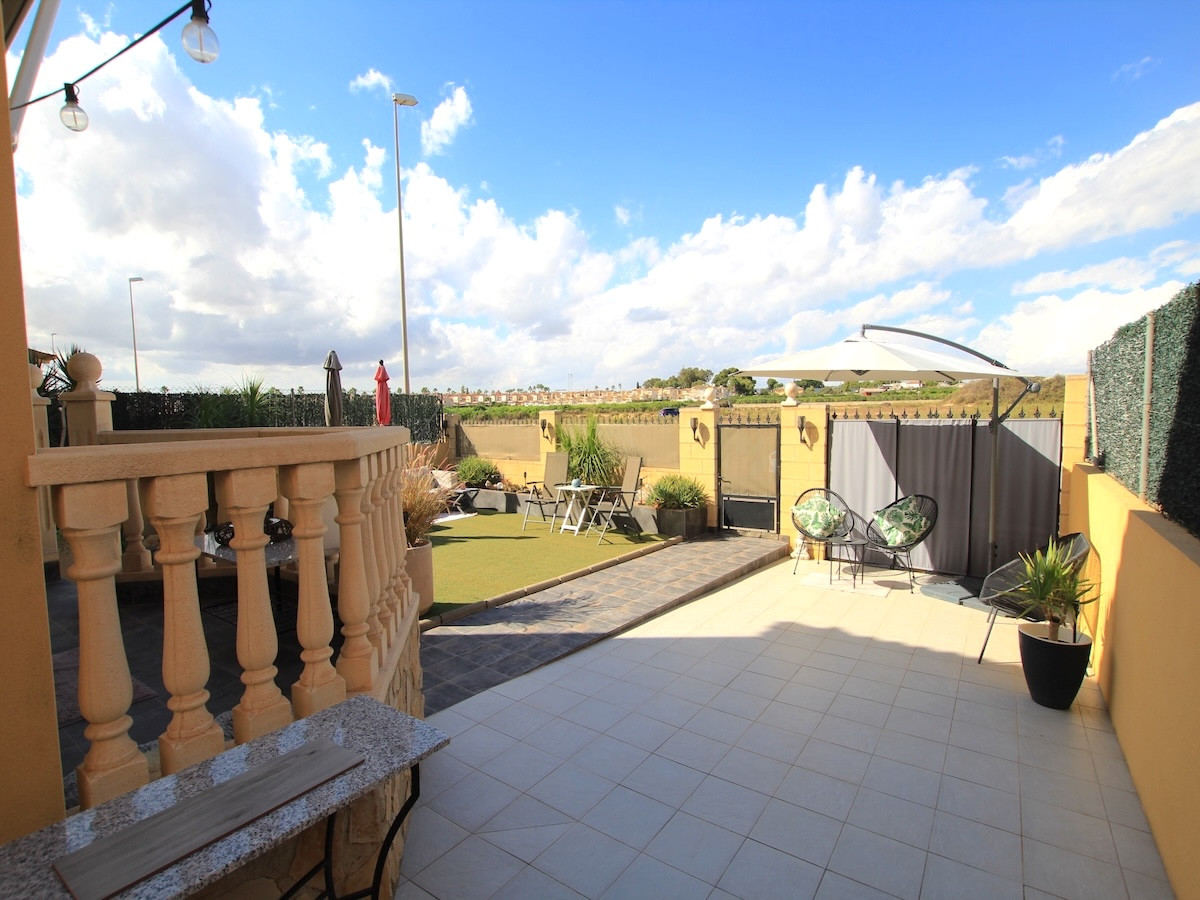 For sale - 3 Bedroom 2 Bathroom Detached Villa in El Raso - Guardamar del Segura Centro  - Alicante