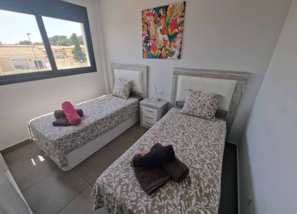 For sale - 2 Bedroom 2 Bathroom Apartment - Middle Floor Apartment in Orihuela - Villamartin  - Alicante