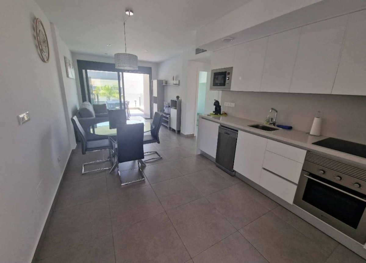 For sale - 2 Bedroom 2 Bathroom Apartment - Middle Floor Apartment in Orihuela - Villamartin  - Alicante