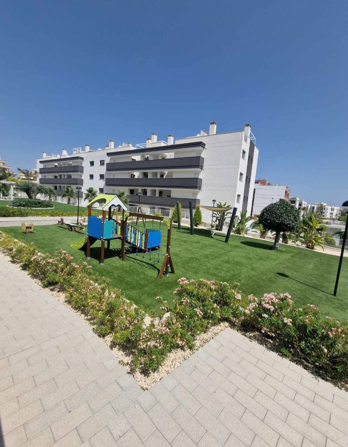 For sale - 2 Bedroom 2 Bathroom Apartment - Middle Floor Apartment in Orihuela - Villamartin  - Alicante