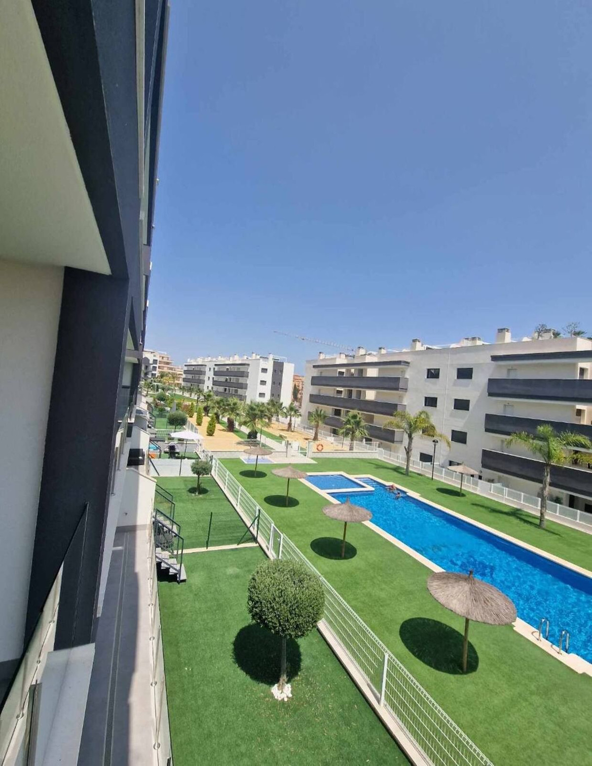 For sale - 2 Bedroom 2 Bathroom Apartment - Middle Floor Apartment in Orihuela - Villamartin  - Alicante