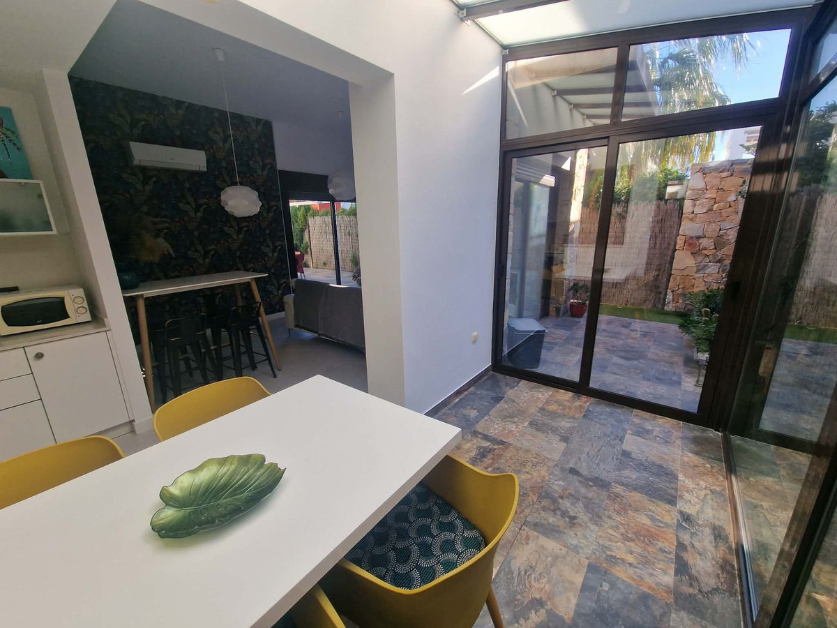 For sale - 2 Bedroom 1 Bathroom House - Detached Villa in Orihuela - Orihuela Centro  - Alicante