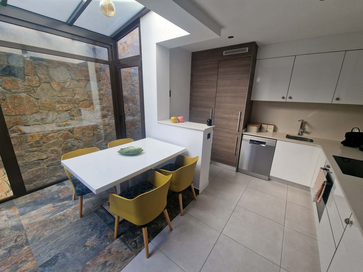For sale - 2 Bedroom 1 Bathroom House - Detached Villa in Orihuela - Orihuela Centro  - Alicante