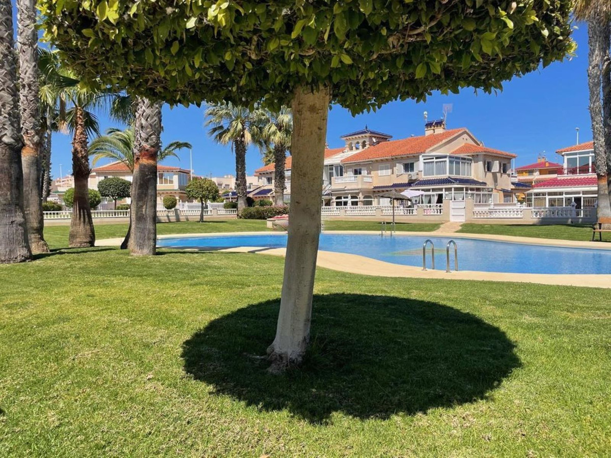 For sale - 1 Bedroom 1 Bathroom Apartment - Top Floor Apartment in Orihuela - Orihuela Costa  - Alicante