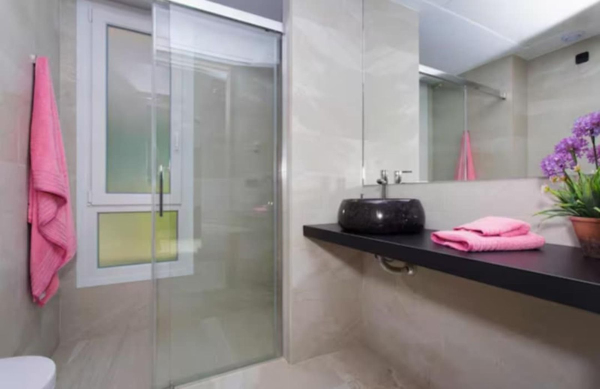 For sale - 5 Bedroom 3 Bathroom House - Detached Villa in Algorfa - Algorfa Centro  - Alicante