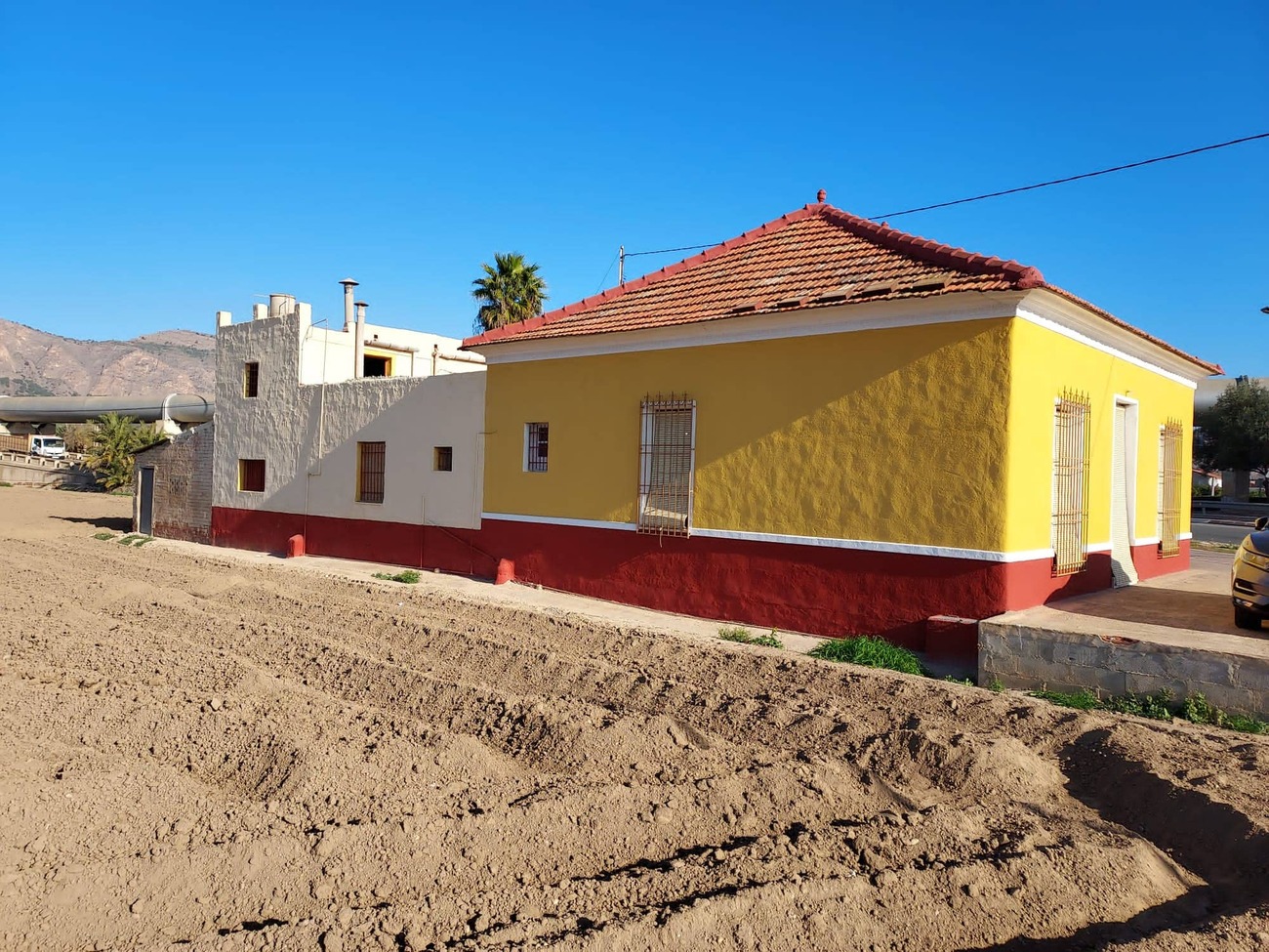 For sale - 4 Bedroom 1 Bathroom Country House in Orihuela - Desamparados  - Alicante