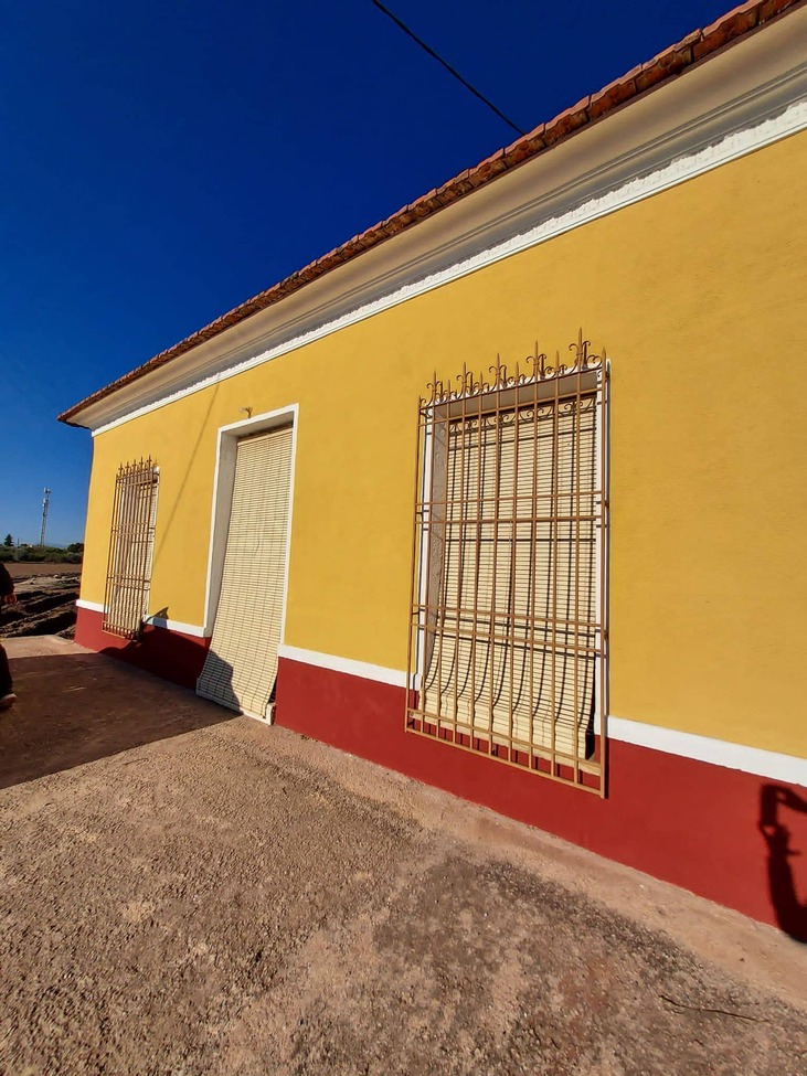For sale - 4 Bedroom 1 Bathroom Country House in Orihuela - Desamparados  - Alicante