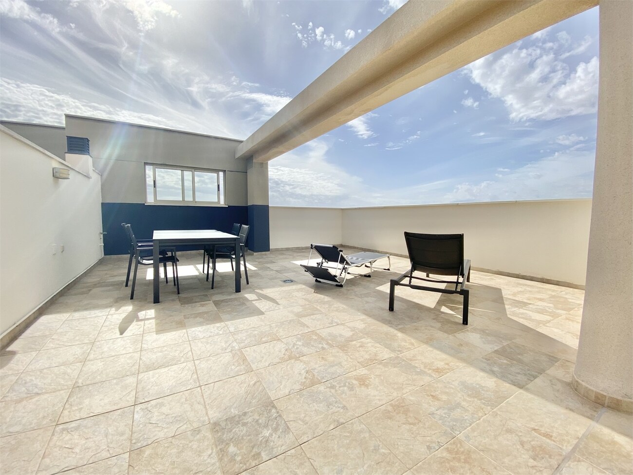 For sale - 4 Bedroom 3 Bathroom Penthouse Penthouse in Villamartin - Los Dolses  - Alicante