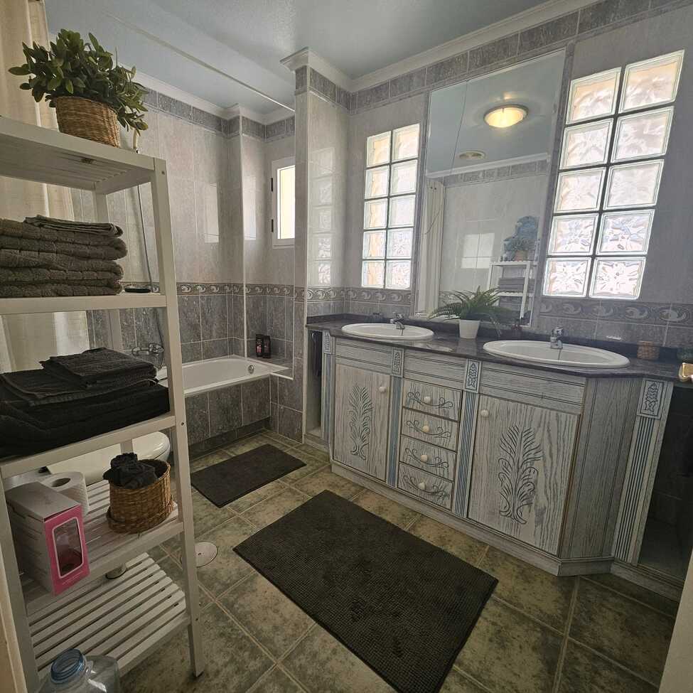 For sale - 3 Bedroom 2 Bathroom Villa in Guardamar del Segura - Campomar  - Alicante