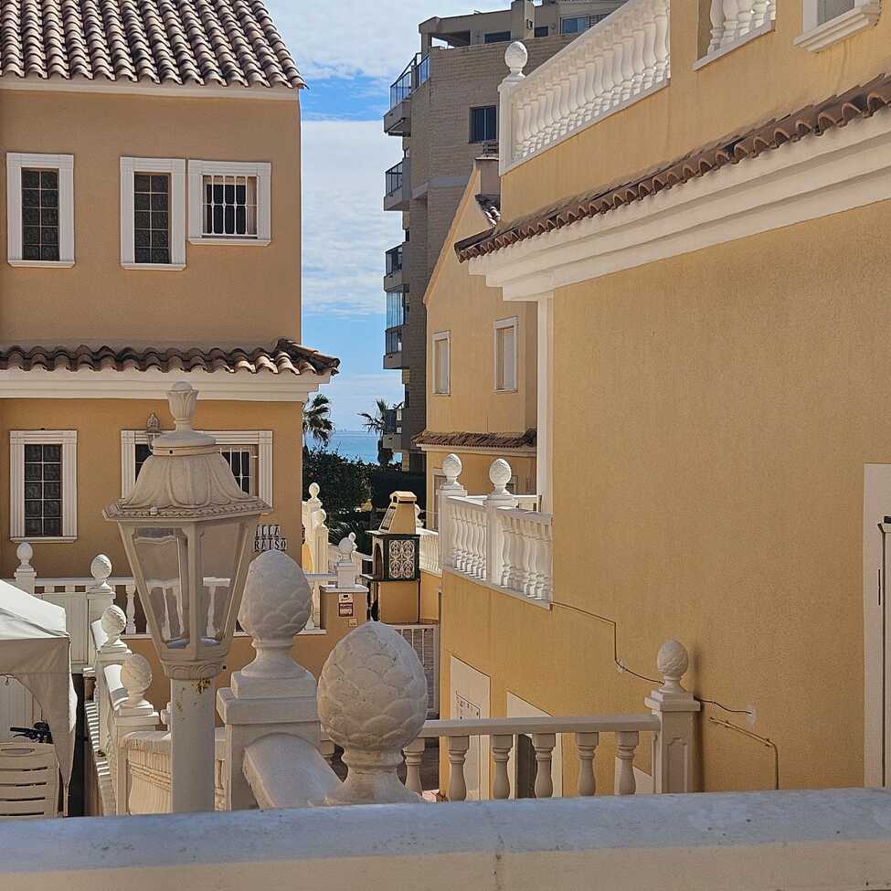 For sale - 3 Bedroom 2 Bathroom Villa in Guardamar del Segura - Campomar  - Alicante