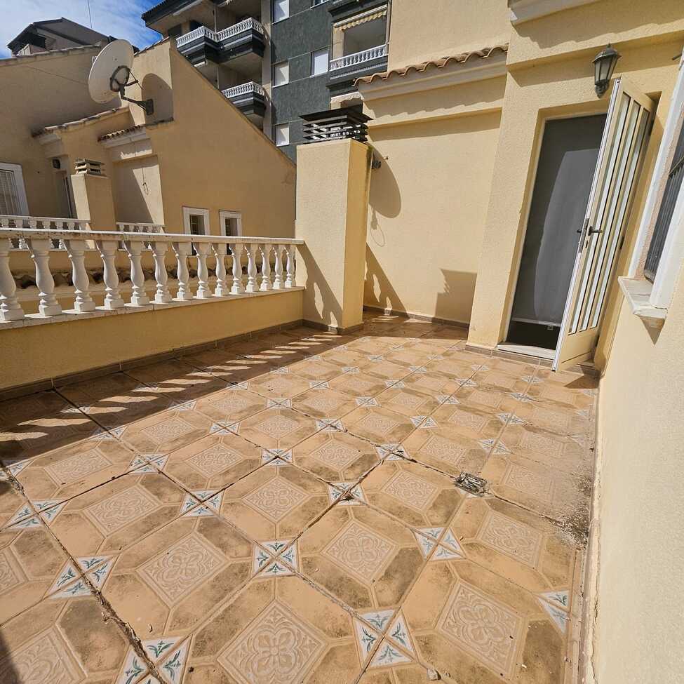 For sale - 3 Bedroom 2 Bathroom Villa in Guardamar del Segura - Campomar  - Alicante