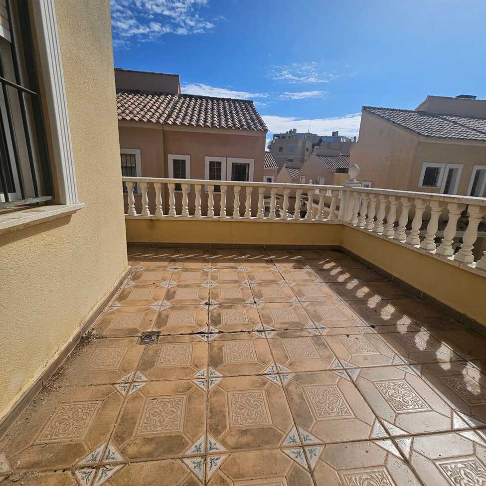 For sale - 3 Bedroom 2 Bathroom Villa in Guardamar del Segura - Campomar  - Alicante