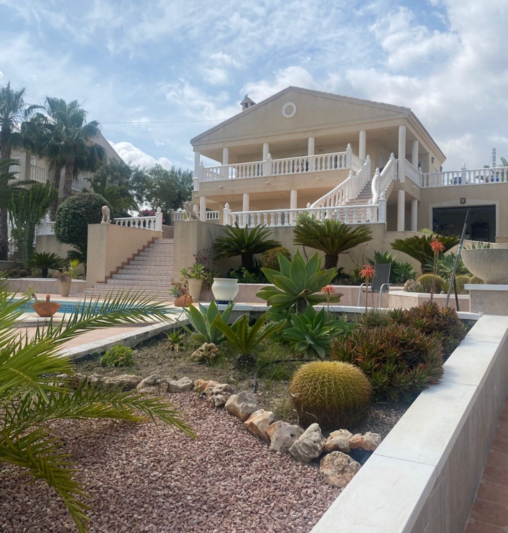 3 Bedroom 2 Bathroom Villa in Algorfa