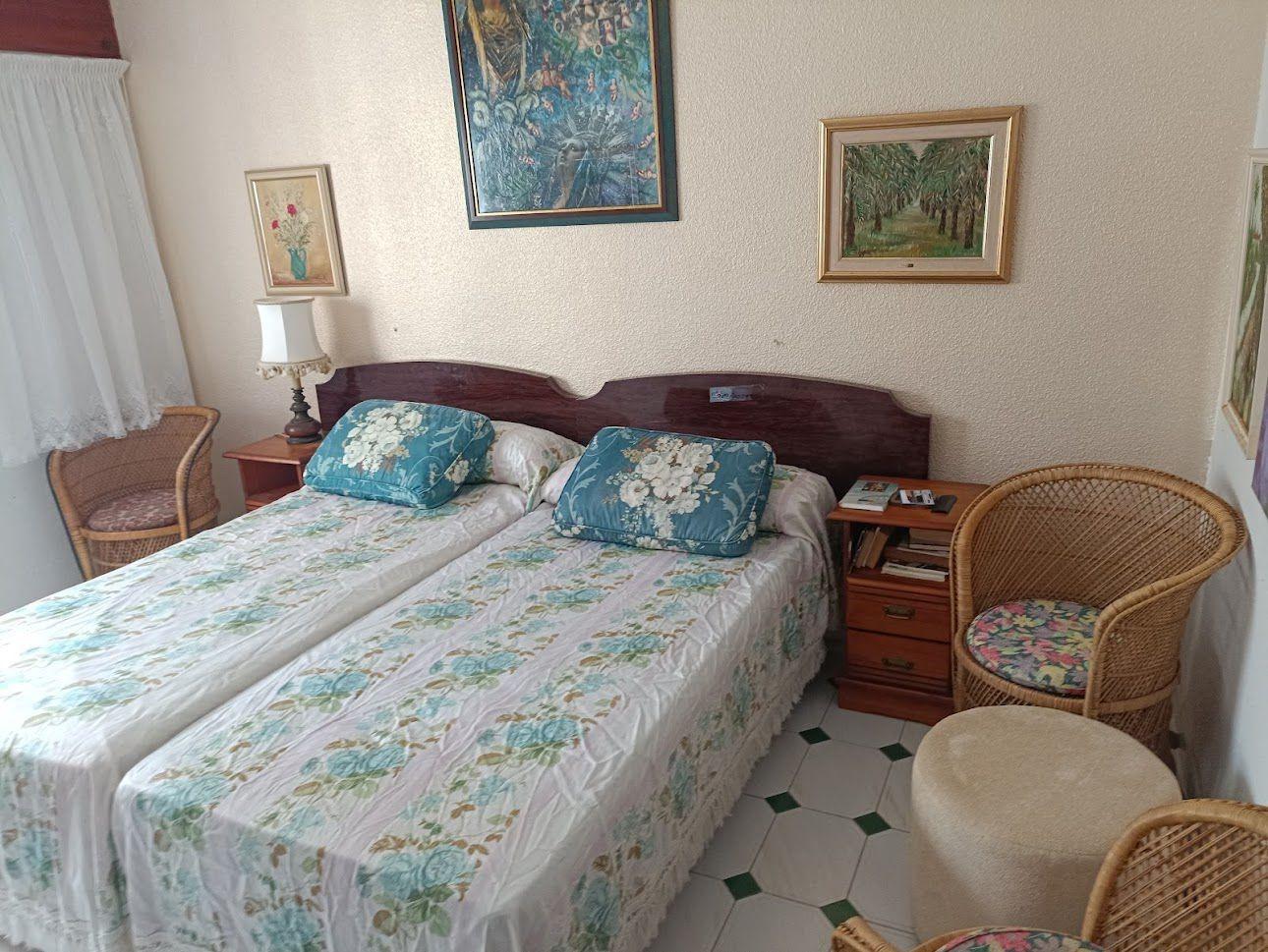 For sale - 4 Bedroom 3 Bathroom Villa in Orihuela Costa - Campoamor  - Alicante