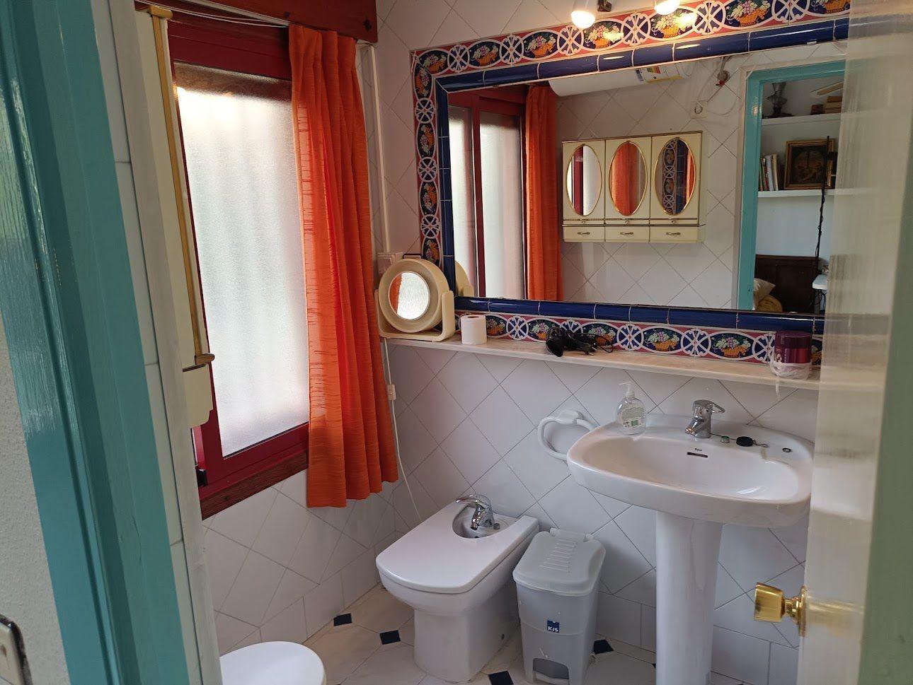 For sale - 4 Bedroom 3 Bathroom Villa in Orihuela Costa - Campoamor  - Alicante