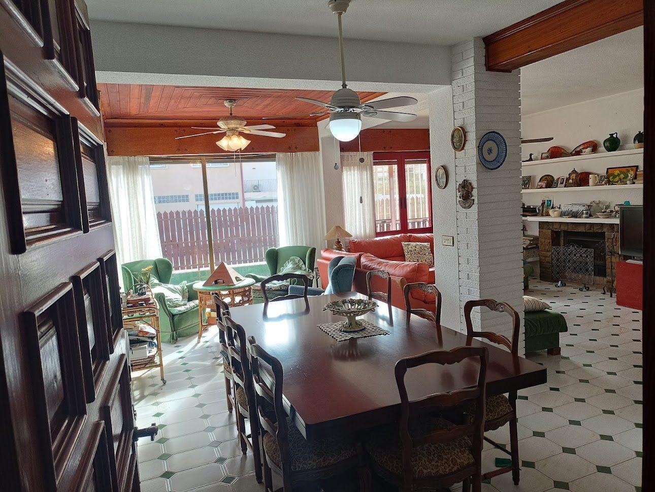 For sale - 4 Bedroom 3 Bathroom Villa in Orihuela Costa - Campoamor  - Alicante