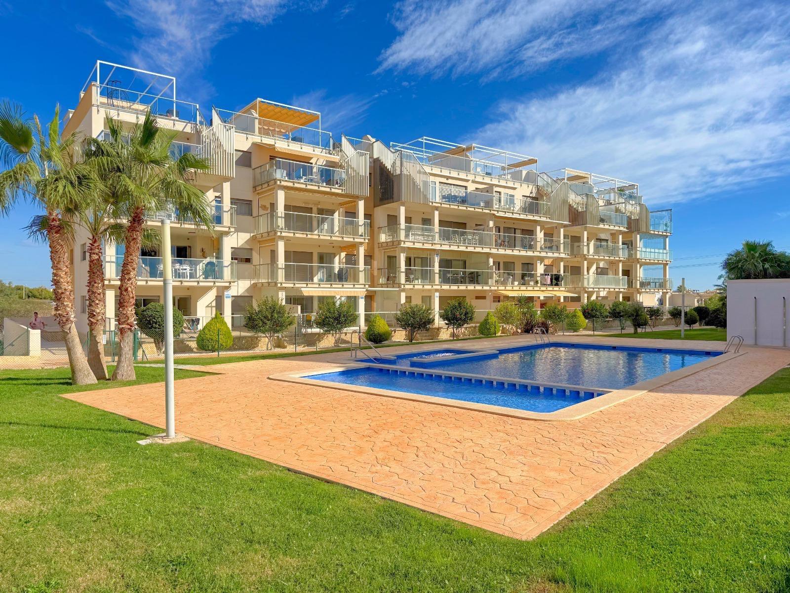 For sale - 3 Bedroom 2 Bathroom Apartment in Orihuela Costa - La Zenia  - Alicante