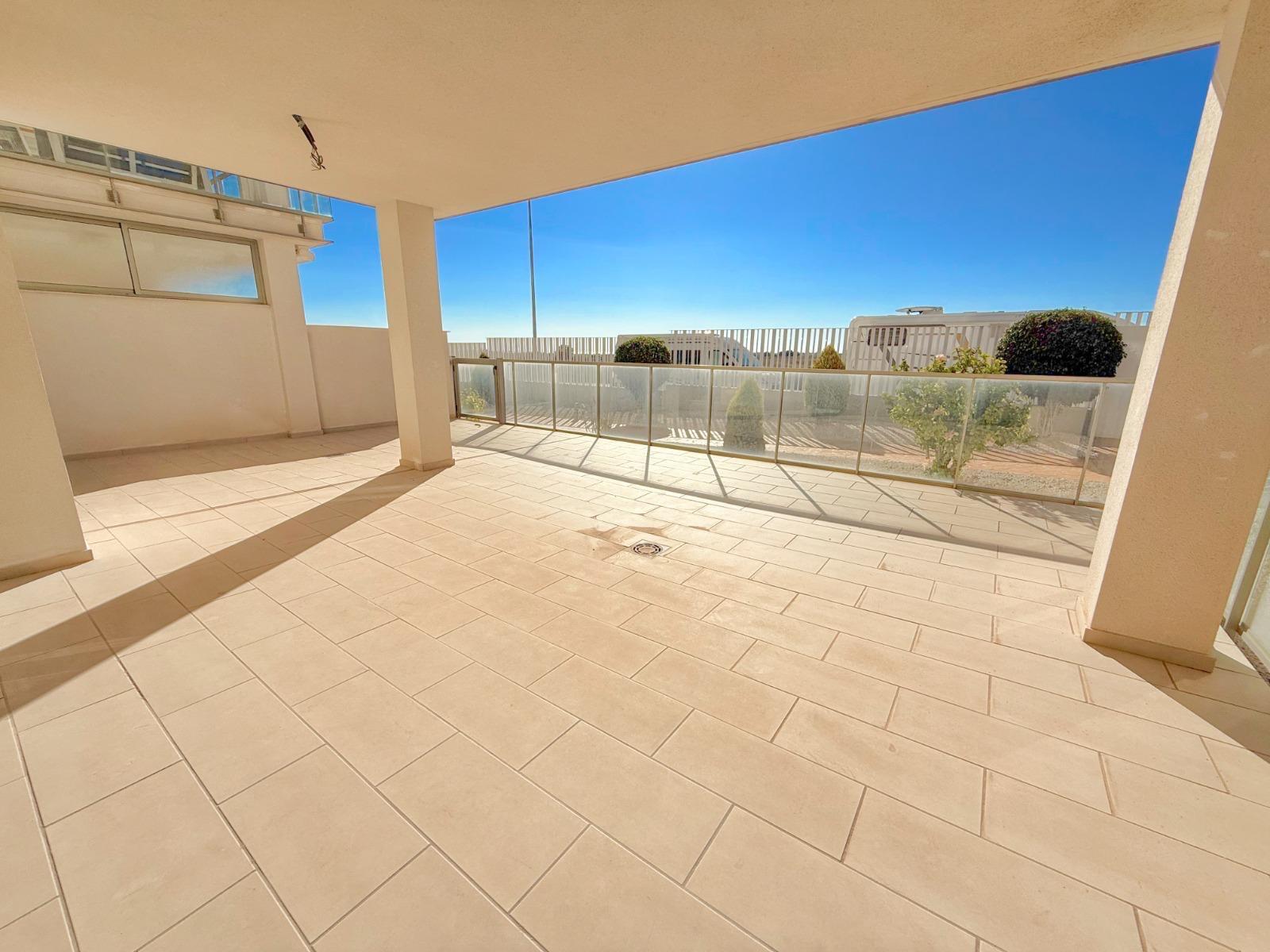 For sale - 3 Bedroom 2 Bathroom Apartment in Orihuela Costa - La Zenia  - Alicante