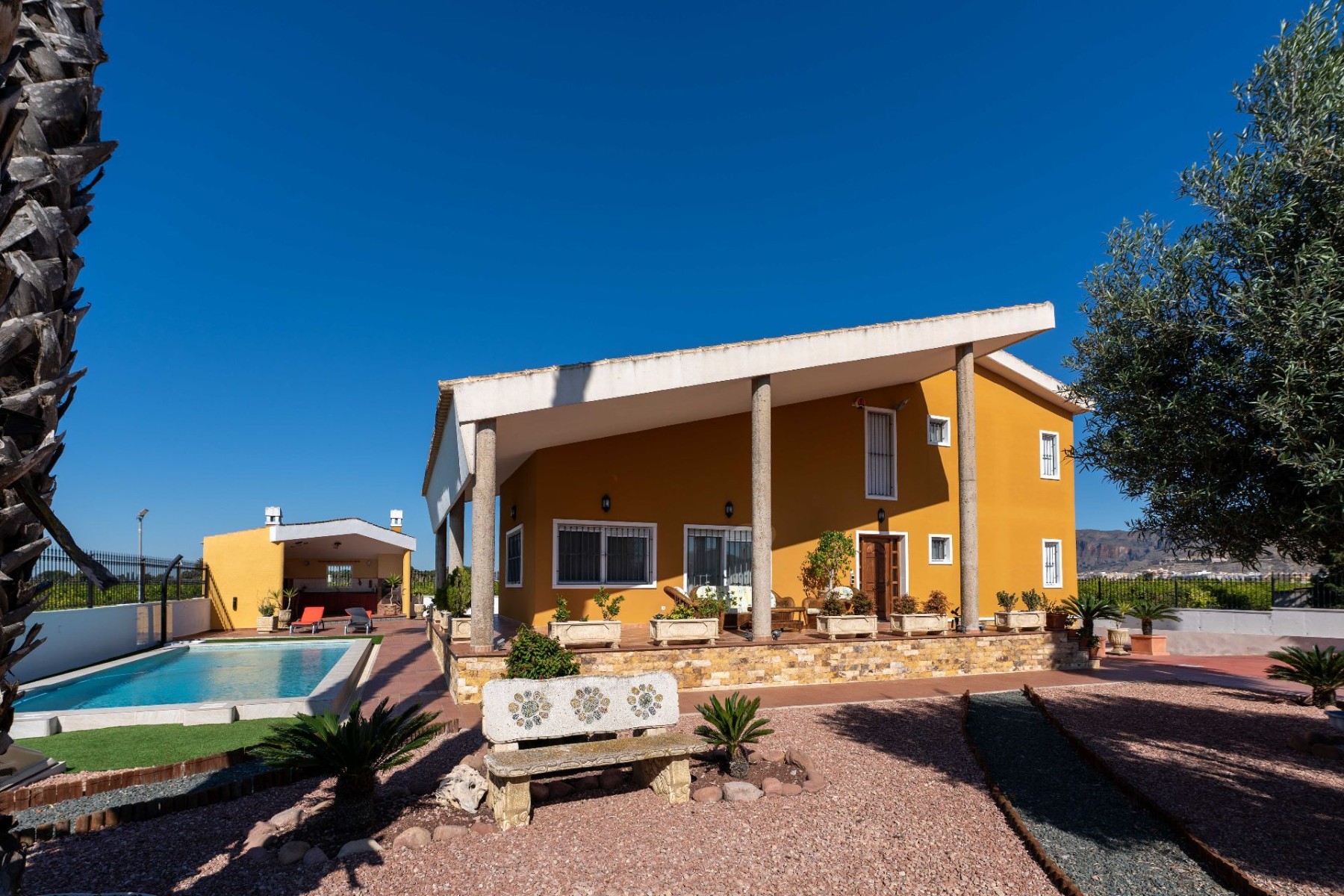 For sale - 5 Bedroom 3 Bathroom Villa in Orihuela - Inland  - Alicante