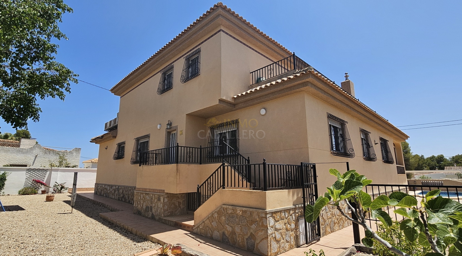 For sale - 5 Bedroom 4 Bathroom Villa in Pinar de Campoverde - Inland  - Alicante