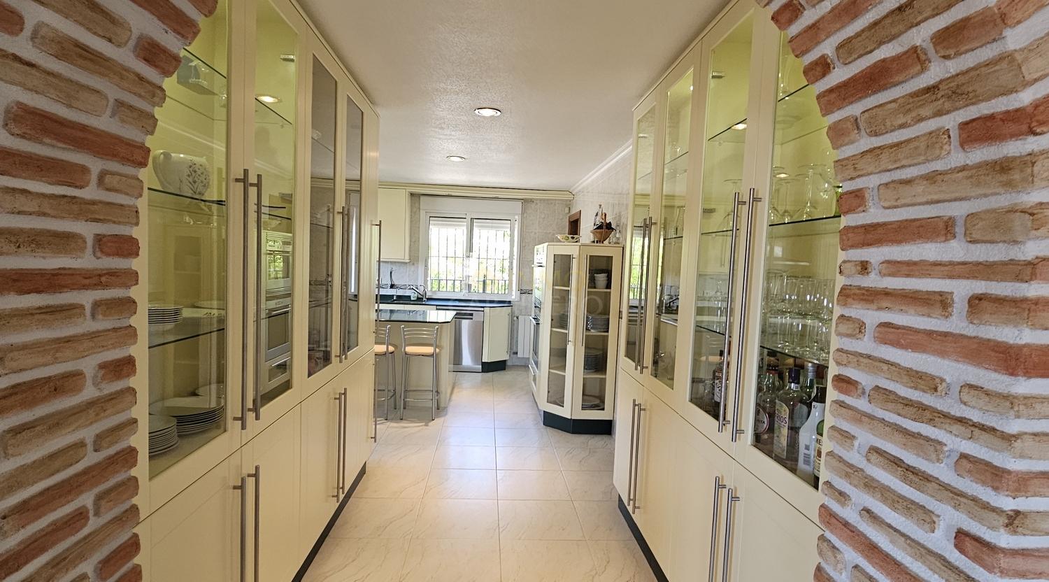For sale - 5 Bedroom 4 Bathroom Villa in Pinar de Campoverde - Inland  - Alicante