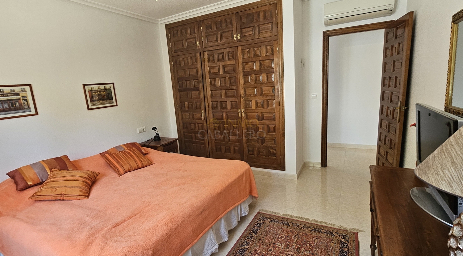 For sale - 5 Bedroom 4 Bathroom Villa in Pinar de Campoverde - Inland  - Alicante