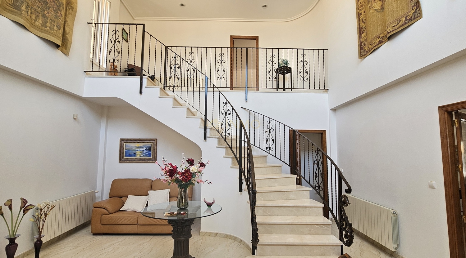 For sale - 5 Bedroom 4 Bathroom Villa in Pinar de Campoverde - Inland  - Alicante