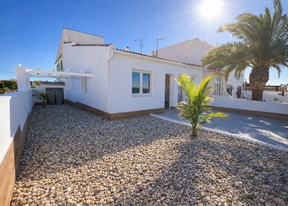 For sale - 3 Bedroom 1 Bathroom Bungalow in Ciudad Quesada - Costa Blanca  - Alicante
