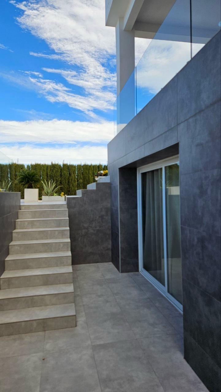 For sale - 4 Bedroom 3 Bathroom Villa in Orihuela - Urb. Montepinar  - Alicante