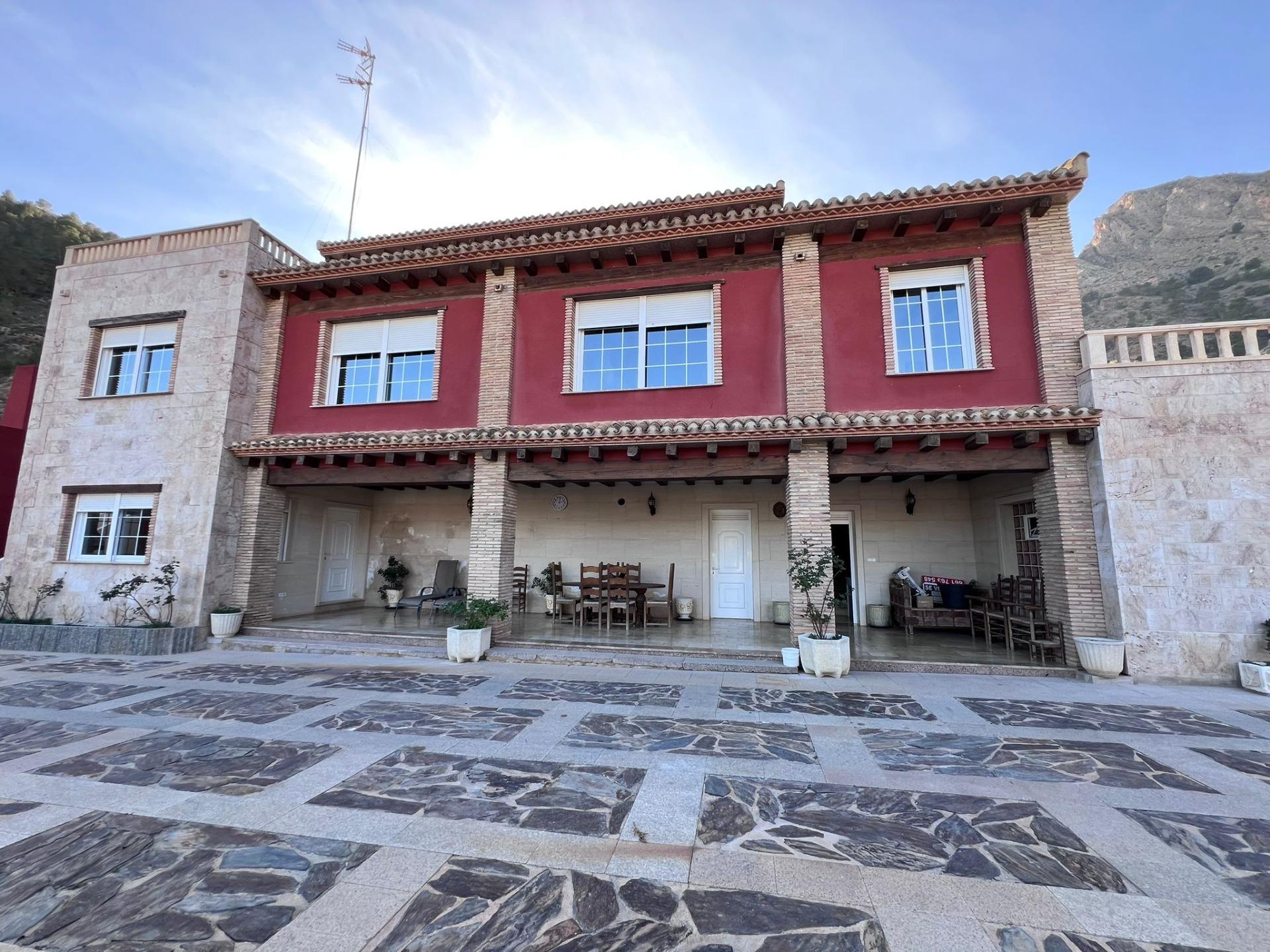 For sale - 4 Bedroom 3 Bathroom Villa in Orihuela - Raiguero De Bonanza  - Alicante