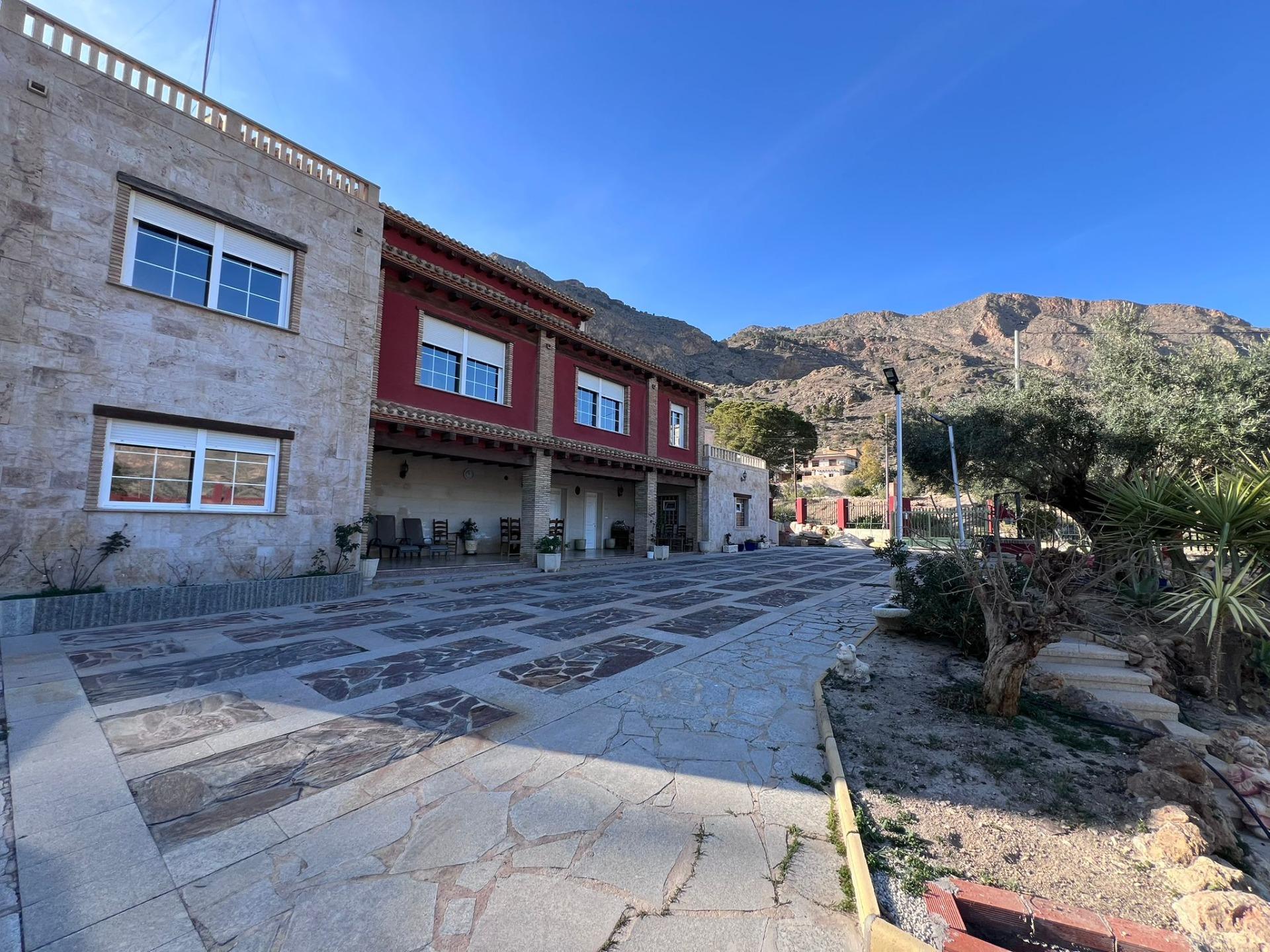 For sale - 4 Bedroom 3 Bathroom Villa in Orihuela - Raiguero De Bonanza  - Alicante