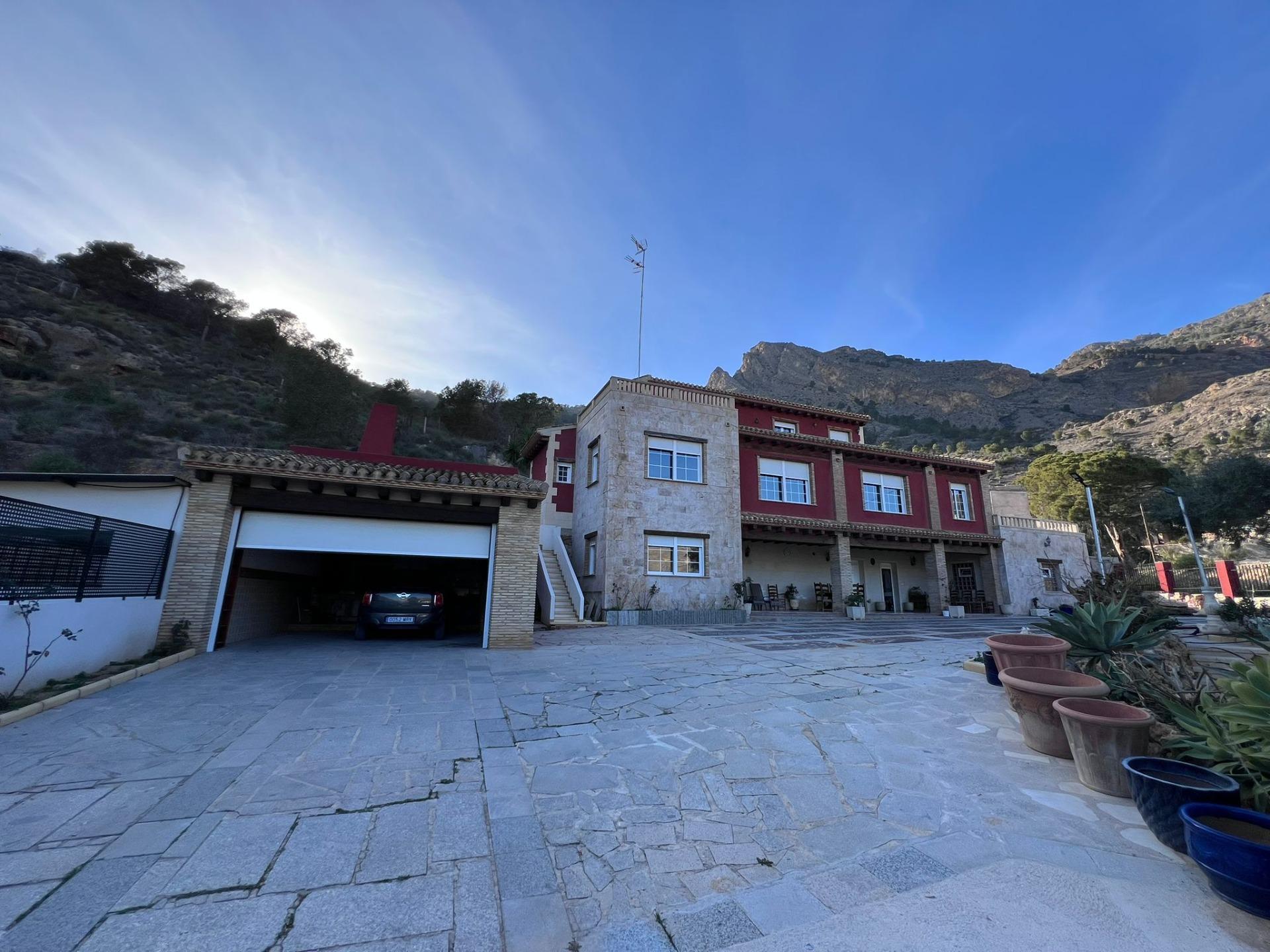 For sale - 4 Bedroom 3 Bathroom Villa in Orihuela - Raiguero De Bonanza  - Alicante
